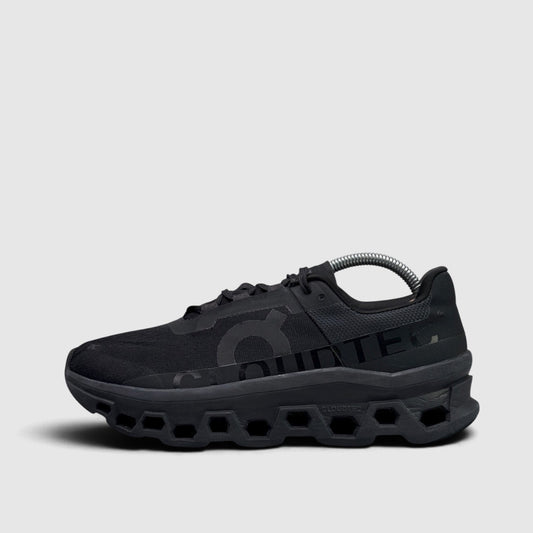 On Cloud CloudTec, buty sportowe męskie w bardzo dobrym stanie rozmiar 42.5, widok z boku