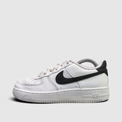 Nike Air Force 1 Low, buty sportowe damskie w bardzo dobrym stanie rozmiar 37.5, widok z boku
