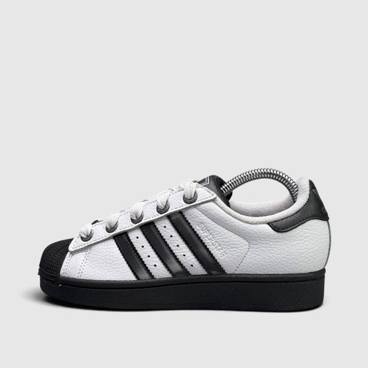 Adidas Superstar II, buty sportowe damskie w bardzo dobrym stanie rozmiar 36 2/3, boczny profil, lewa strona