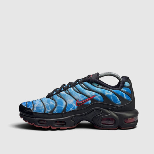 Nike Air Max Plus Shark Attack, buty sportowe męskie w bardzo dobrym stanie rozmiar 41, boczny profil, lewa strona