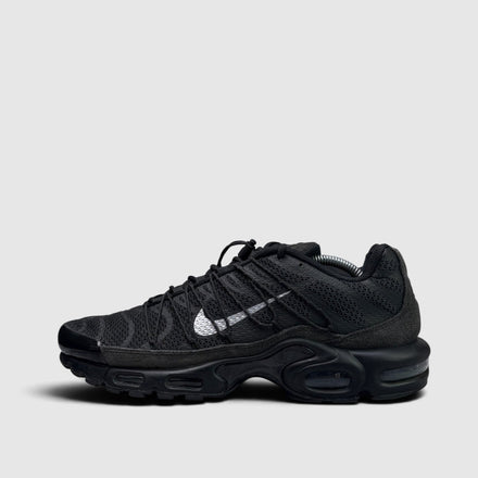 Nike Air Max Plus (TN) Toggle Black Reflective, buty sportowe męskie w bardzo dobrym stanie rozmiar 45.5, boczny profil, lewa strona