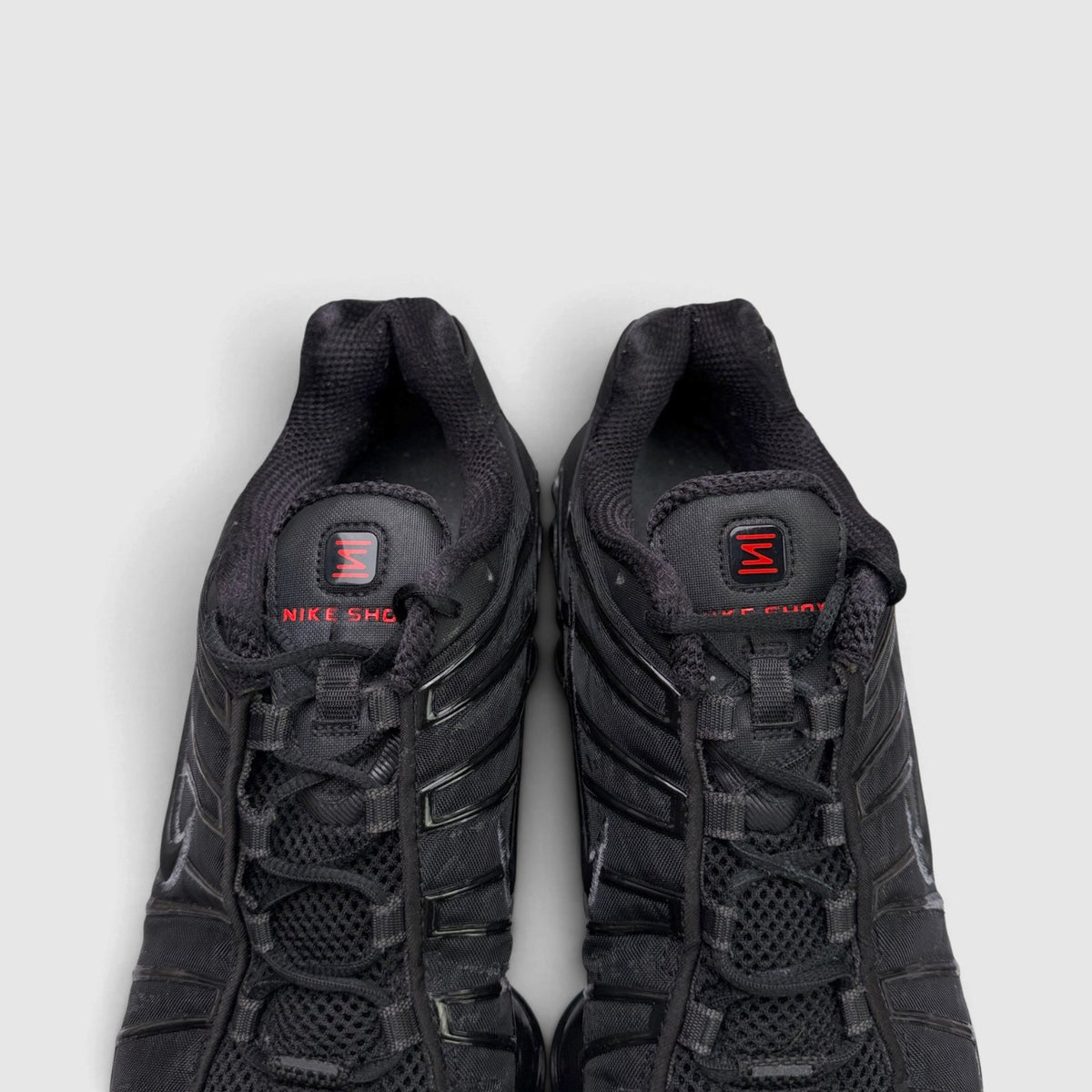 Nike Shox TL Triple Black, buty sportowe męskie w bardzo dobrym stanie rozmiar 44.5, wewnętrzny panel prawego buta