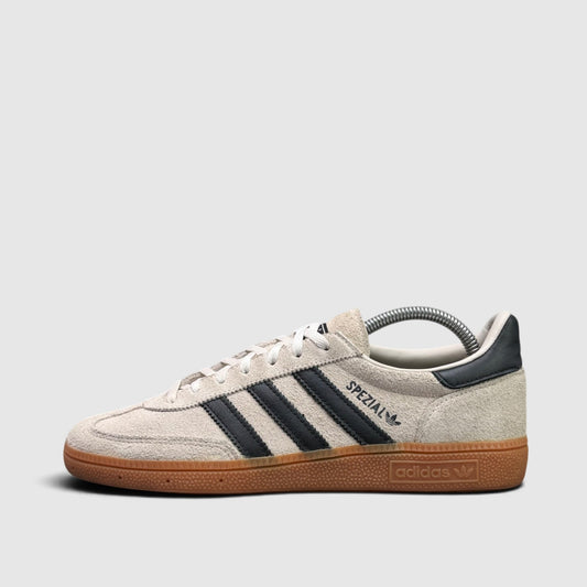 Adidas Handball Spezial, buty sportowe męskie w bardzo dobrym stanie rozmiar 41 1/3, boczny profil