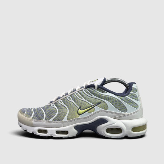 Nike Air Max Plus Wave Grid, buty sportowe męskie w bardzo dobrym stanie rozmiar 42.5, boczny profil, lewa strona