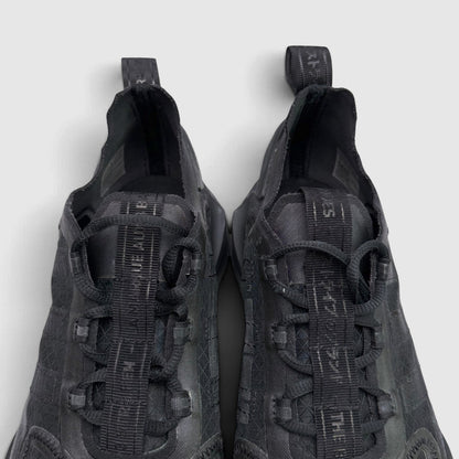 Adidas NMD V3 Triple Black, buty sportowe męskie w bardzo dobrym stanie rozmiar 44, wewnętrzny panel lewego buta
