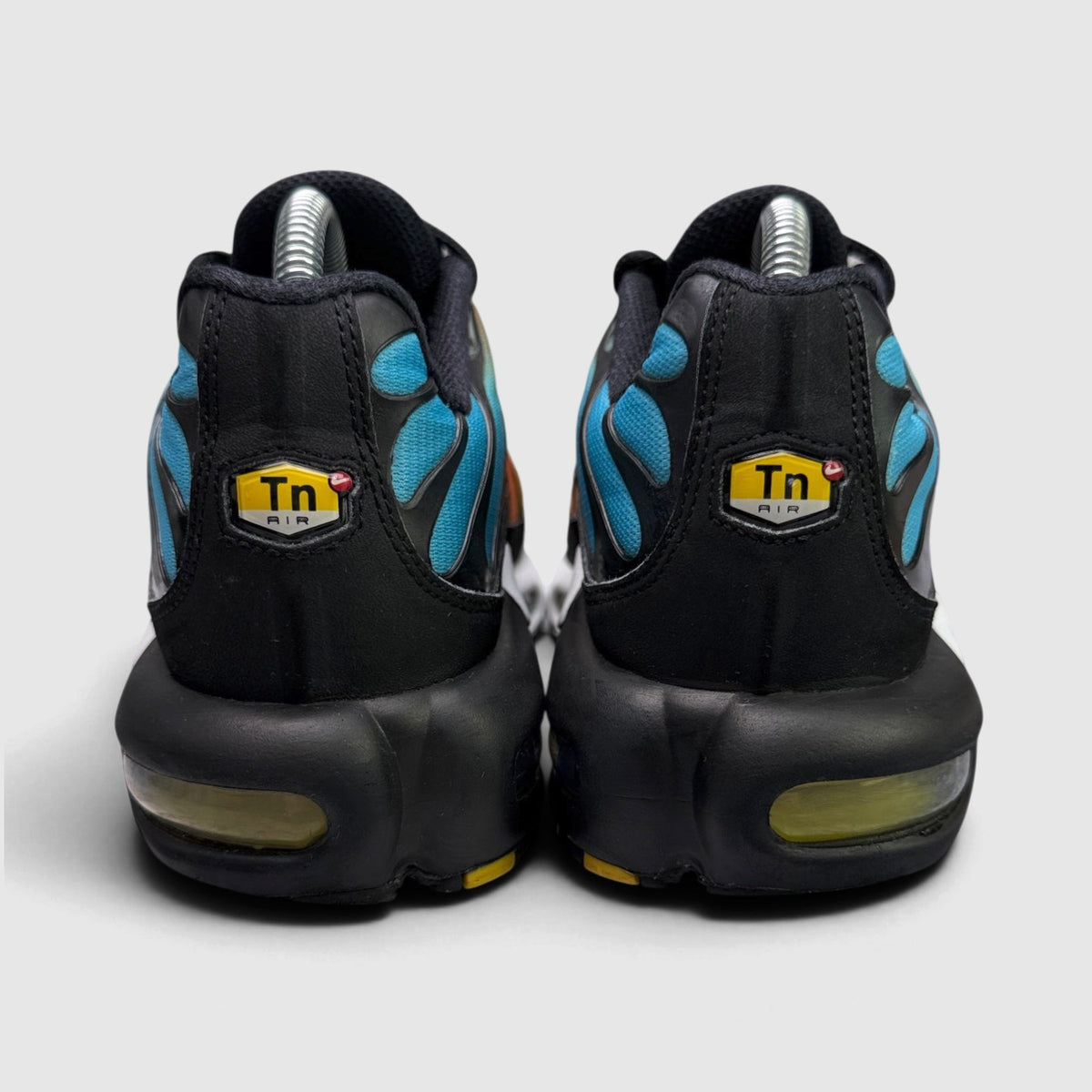 Nike Air Max Plus Baltic Blue / Safety Orange, buty sportowe męskie w bardzo dobrym stanie rozmiar 42, widok z tyłu