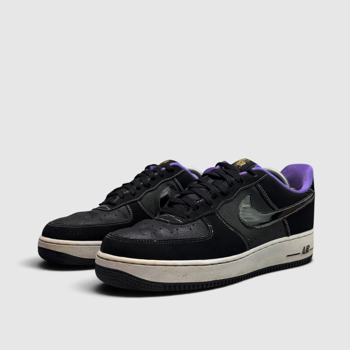Nike Air Force 1 Low World Champ - Lakers, buty sportowe męskie w bardzo dobrym stanie rozmiar 42.5, para butów