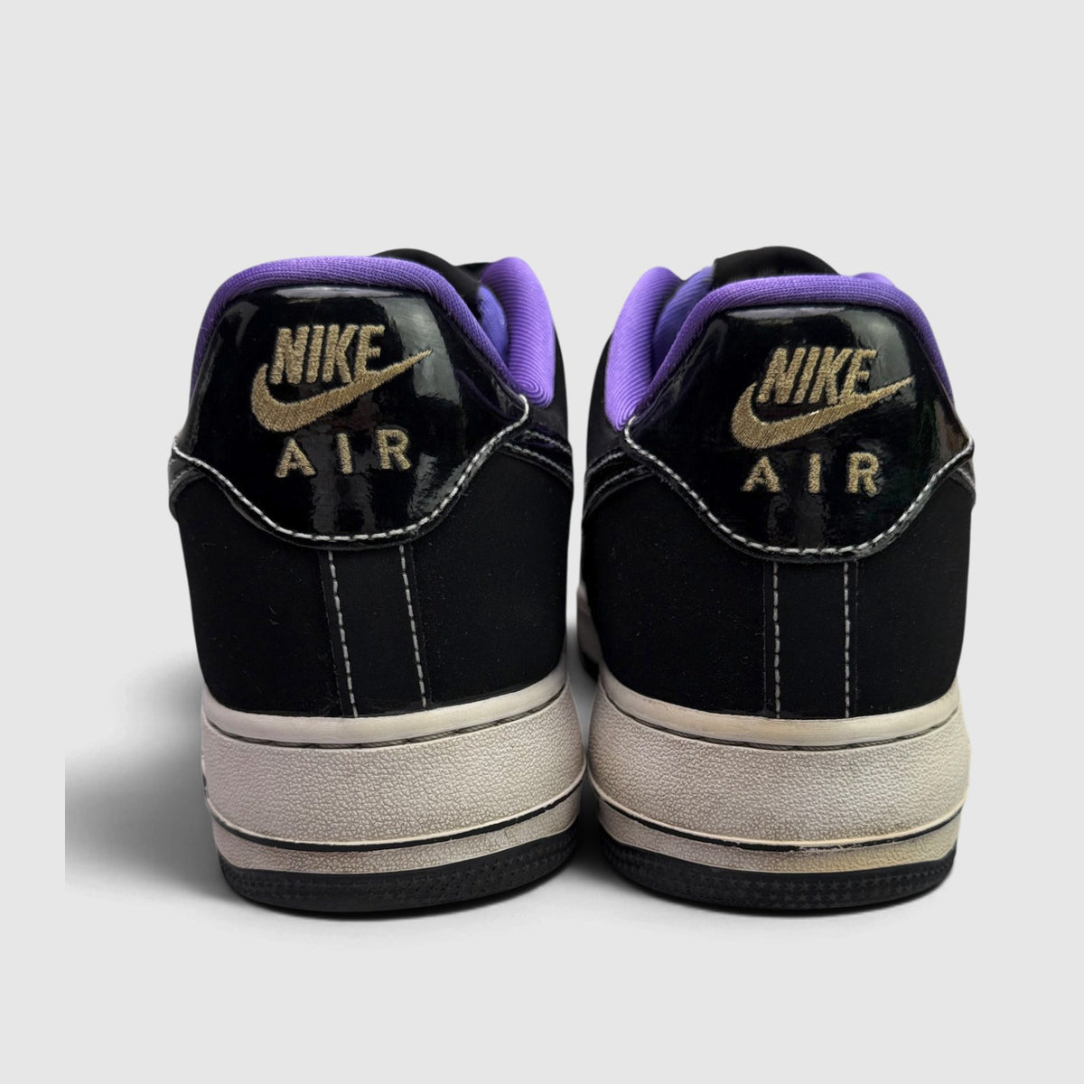 Nike Air Force 1 Low World Champ - Lakers, buty sportowe męskie w bardzo dobrym stanie rozmiar 42.5, widok z tyłu
