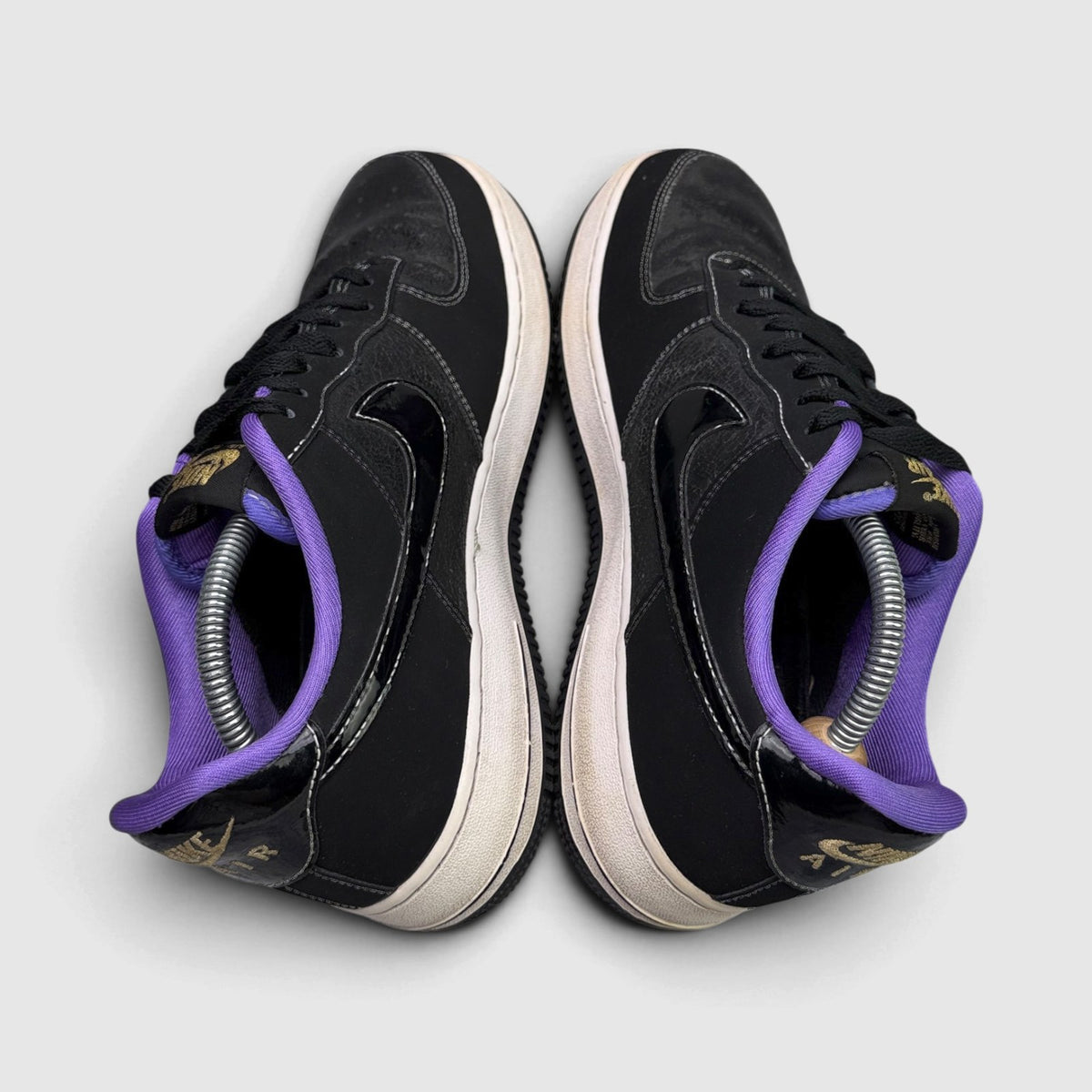 Nike Air Force 1 Low World Champ - Lakers, buty sportowe męskie w bardzo dobrym stanie rozmiar 42.5, widok z góry