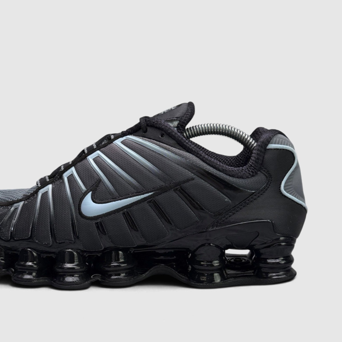 Nike Shox TL Celestine Blue, buty sportowe męskie w bardzo dobrym stanie rozmiar 42.5, boczny profil, prawa strona