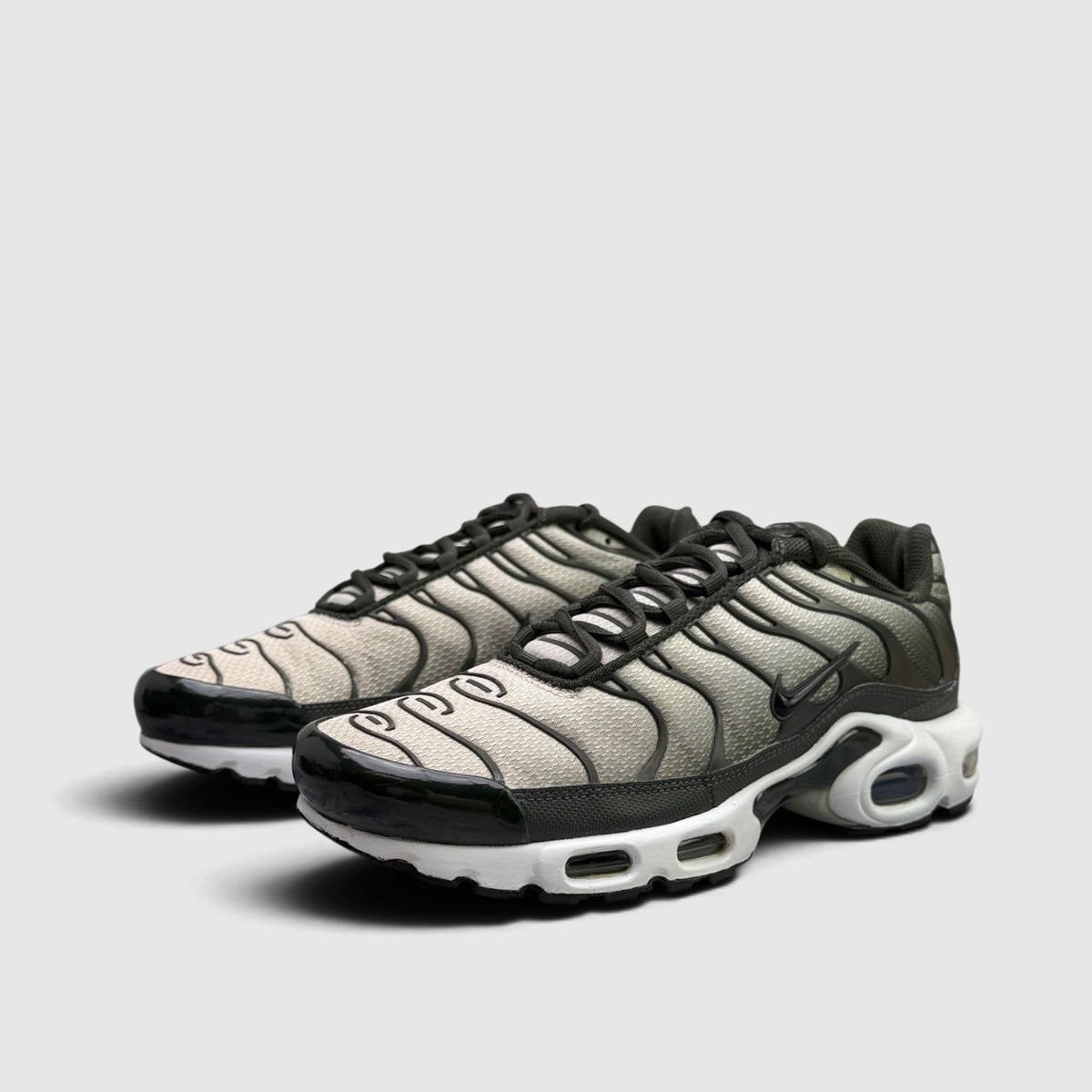 Nike Air Max Plus Sequoia Cargo Khaki, buty sportowe męskie w bardzo dobrym stanie rozmiar 41, para butów