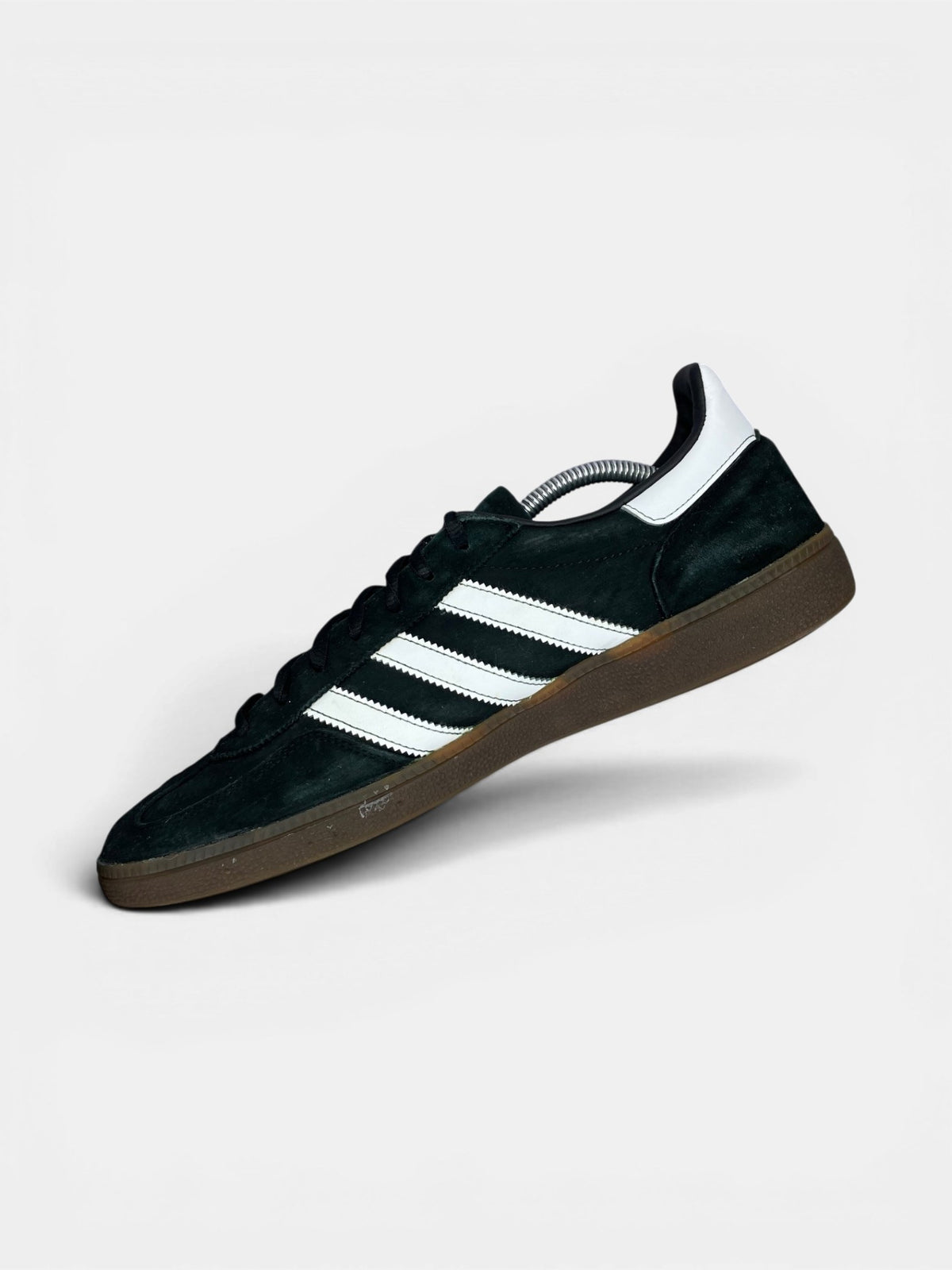 Adidas Handball Spezial Black Gum — buty sportowe męskie w bardzo dobrym stanie rozmiar 46 2/3, boczny profil, prawa strona
