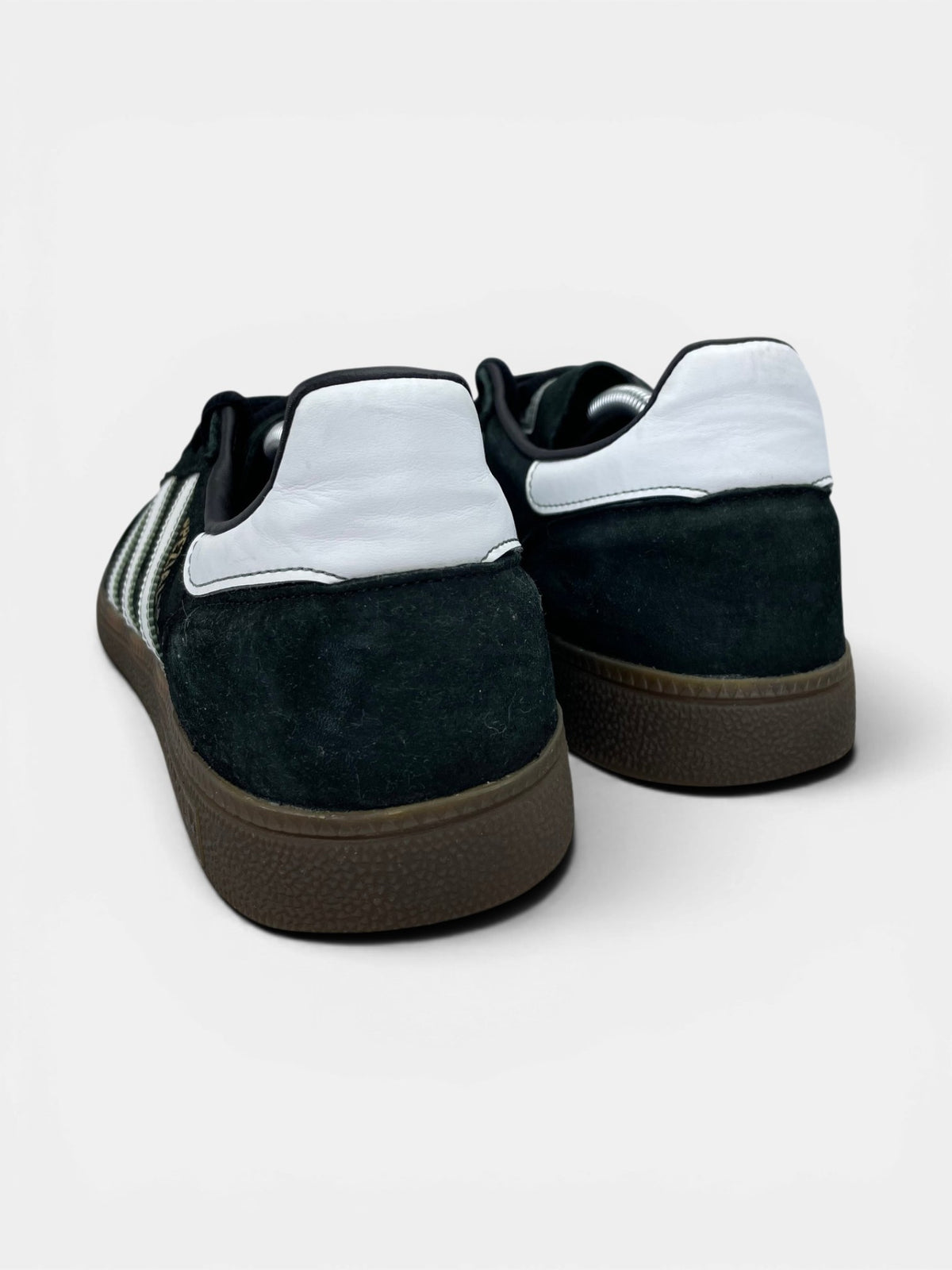 Adidas Handball Spezial Black Gum — buty sportowe męskie w bardzo dobrym stanie rozmiar 46 2/3, widok z tyłu