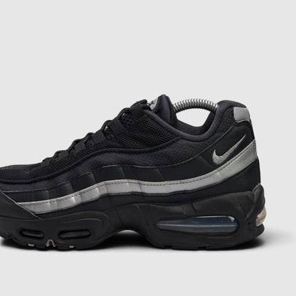 Nike Air Max 95 OG Big Bubble, buty sportowe męskie w bardzo dobrym stanie rozmiar 41, boczny profil, prawa strona