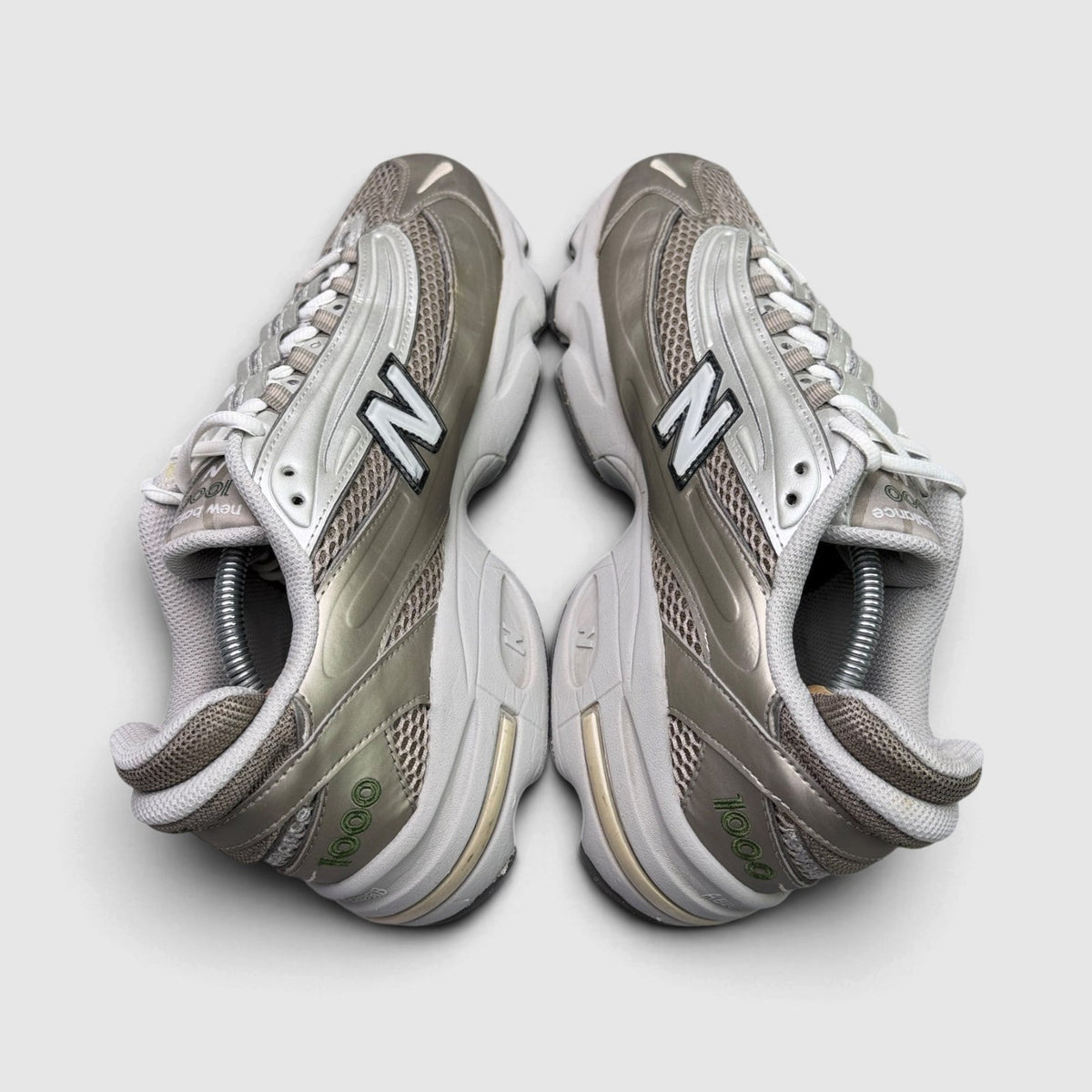 New Balance 1000 Arid Stone, buty sportowe męskie w bardzo dobrym stanie rozmiar 45.5, widok z góry
