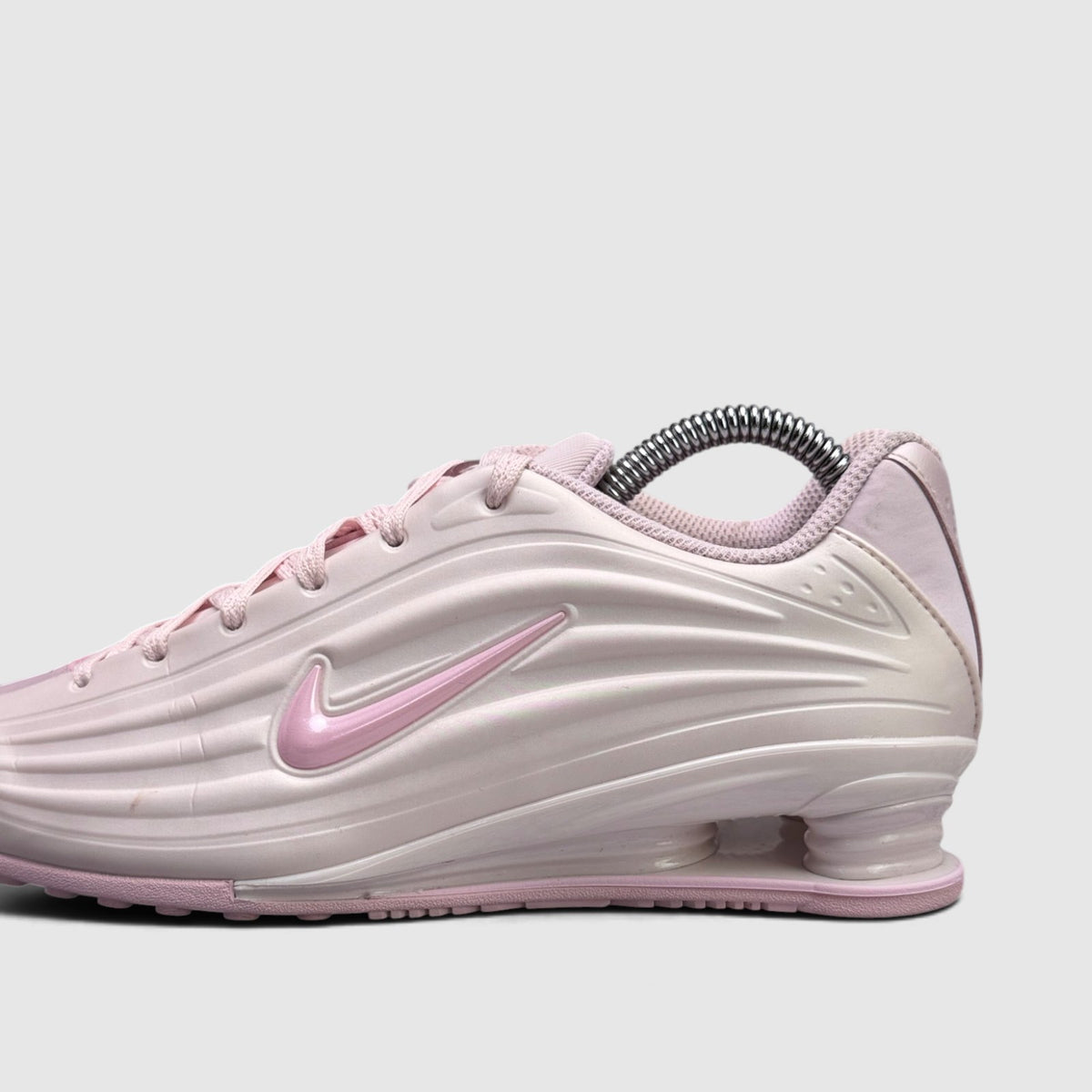 Nike Shox Z Pearl Pink, buty sportowe damskie w bardzo dobrym stanie rozmiar 37.5, boczny profil, lewa strona