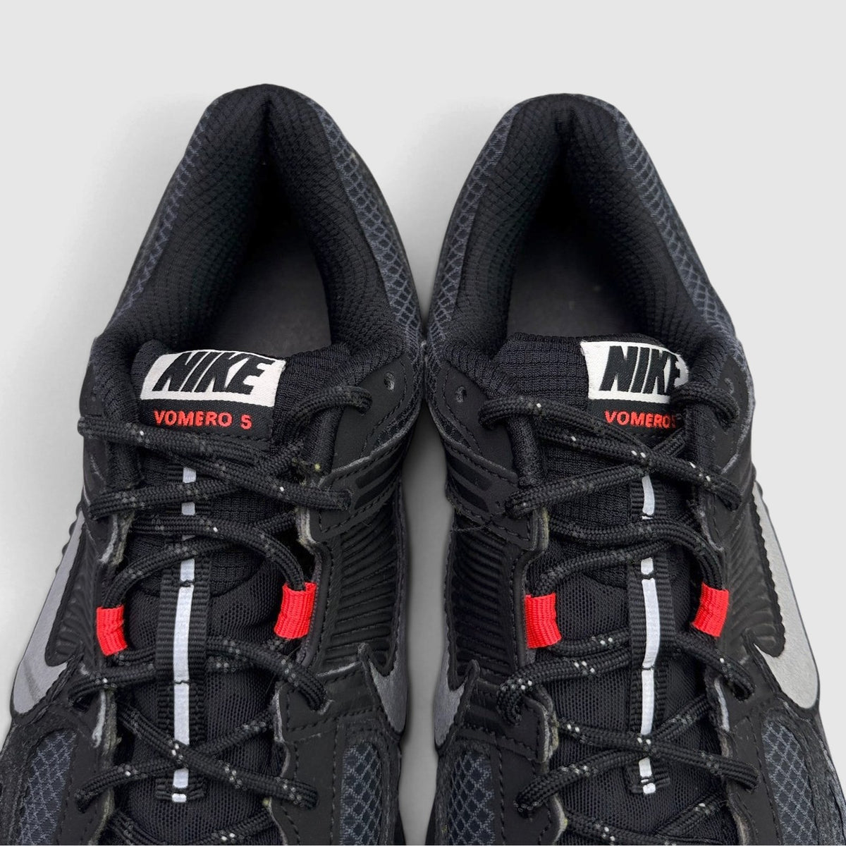 Nike Zoom Vomero 5 Bred, buty sportowe męskie w bardzo dobrym stanie rozmiar 42, detal