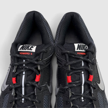 Nike Zoom Vomero 5 Bred, buty sportowe męskie w bardzo dobrym stanie rozmiar 42, detal