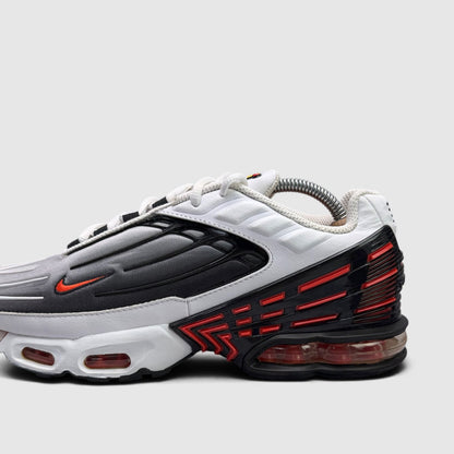Nike Air Max Plus 3 Gunsmoke, buty sportowe męskie w bardzo dobrym stanie rozmiar 43, boczny profil, prawa strona