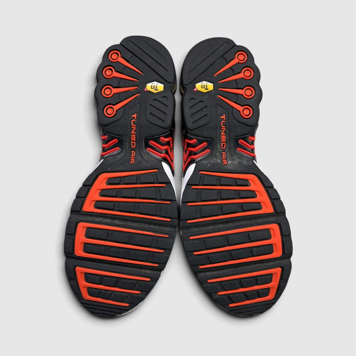 Nike Air Max Plus 3 Gunsmoke, buty sportowe męskie w bardzo dobrym stanie rozmiar 43, podeszwa