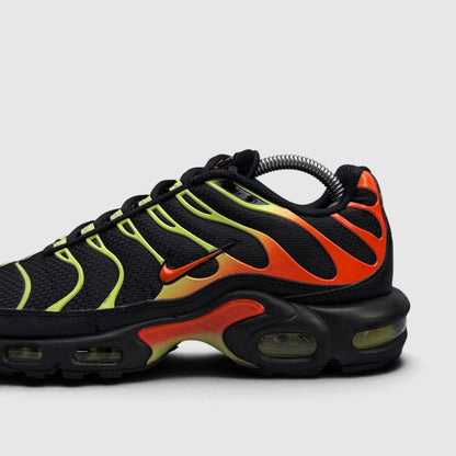 Nike Air Max Plus Sunrise, buty sportowe męskie w bardzo dobrym stanie rozmiar 42, boczny profil, prawa strona