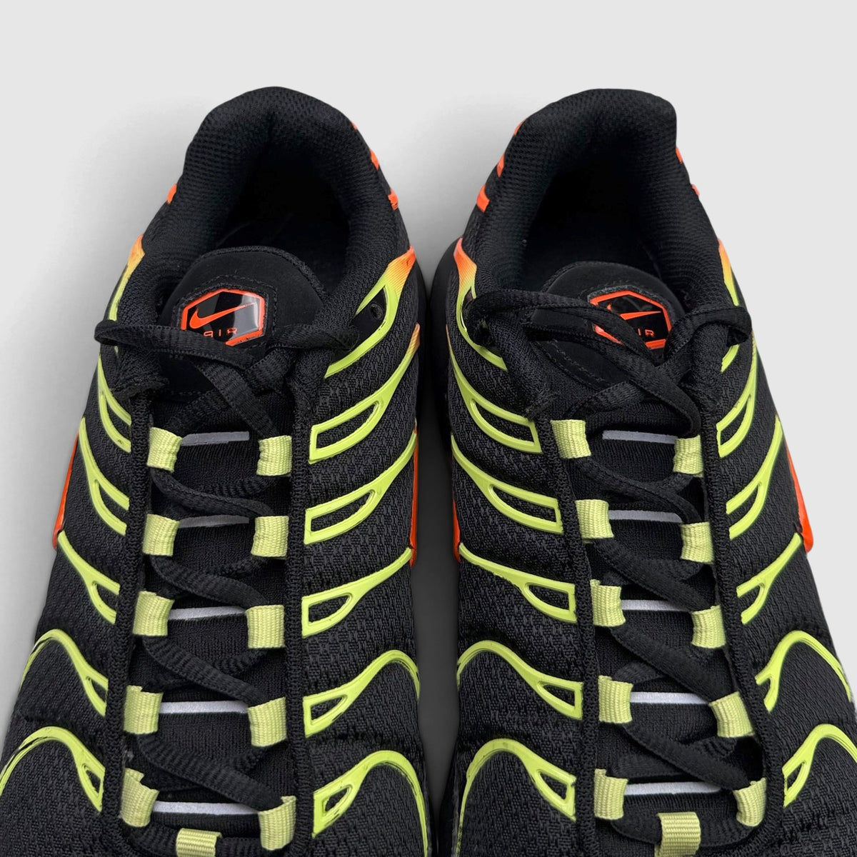 Nike Air Max Plus Sunrise, buty sportowe męskie w bardzo dobrym stanie rozmiar 42, widok z góry