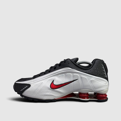 Nike Shox R4 Platinum Tint, buty sportowe męskie w bardzo dobrym stanie rozmiar 44, boczny profil, lewa strona