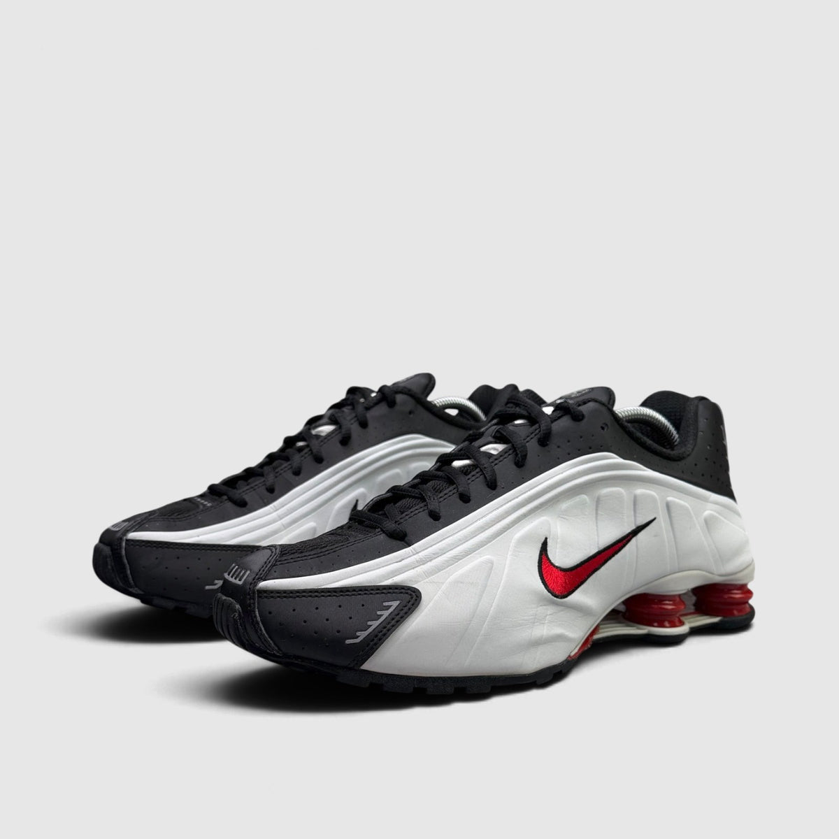 Nike Shox R4 Platinum Tint, buty sportowe męskie w bardzo dobrym stanie rozmiar 44, para butów