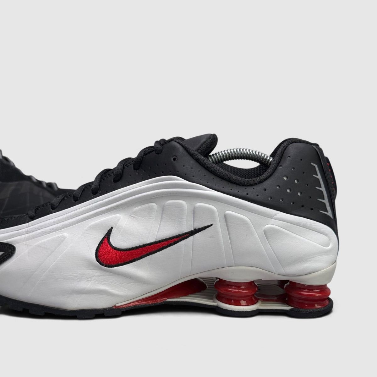 Nike Shox R4 Platinum Tint, buty sportowe męskie w bardzo dobrym stanie rozmiar 44, detal