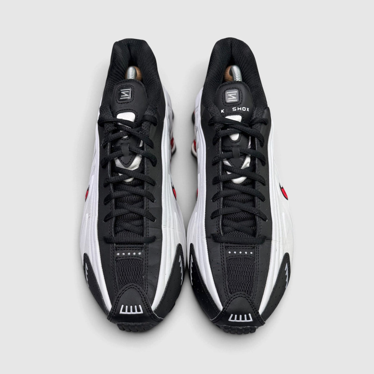 Nike Shox R4 Platinum Tint, buty sportowe męskie w bardzo dobrym stanie rozmiar 44, widok z przodu