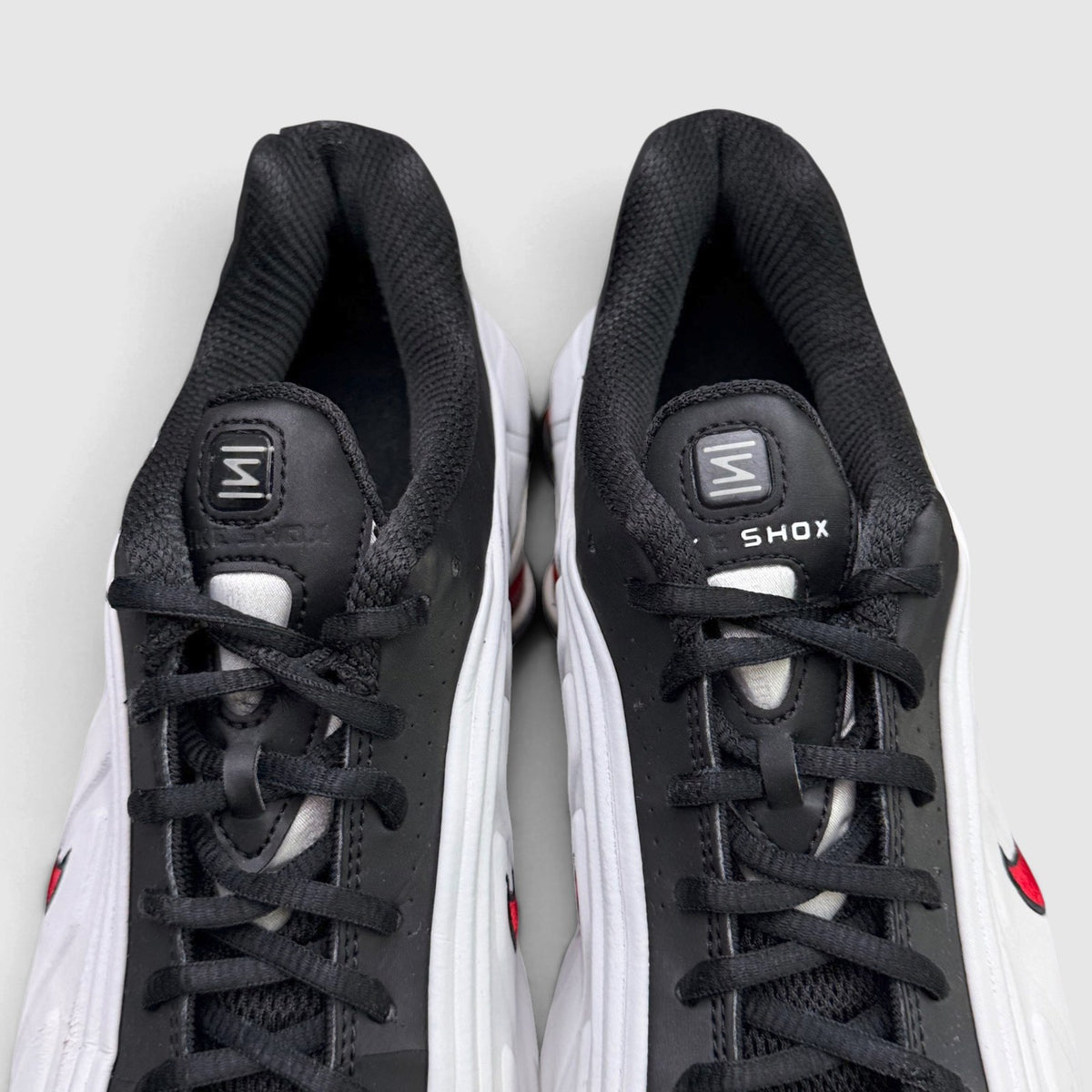 Nike Shox R4 Platinum Tint, buty sportowe męskie w bardzo dobrym stanie rozmiar 44, język buta