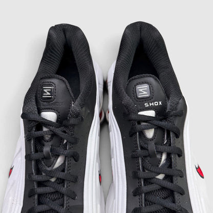 Nike Shox R4 Platinum Tint, buty sportowe męskie w bardzo dobrym stanie rozmiar 44, język buta