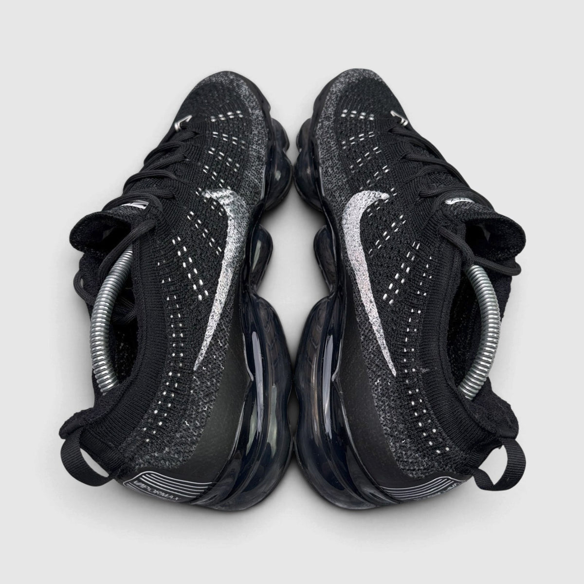 Nike Air VaporMax 2023 Flyknit Oreo, buty sportowe męskie w bardzo dobrym stanie rozmiar 44, widok z góry