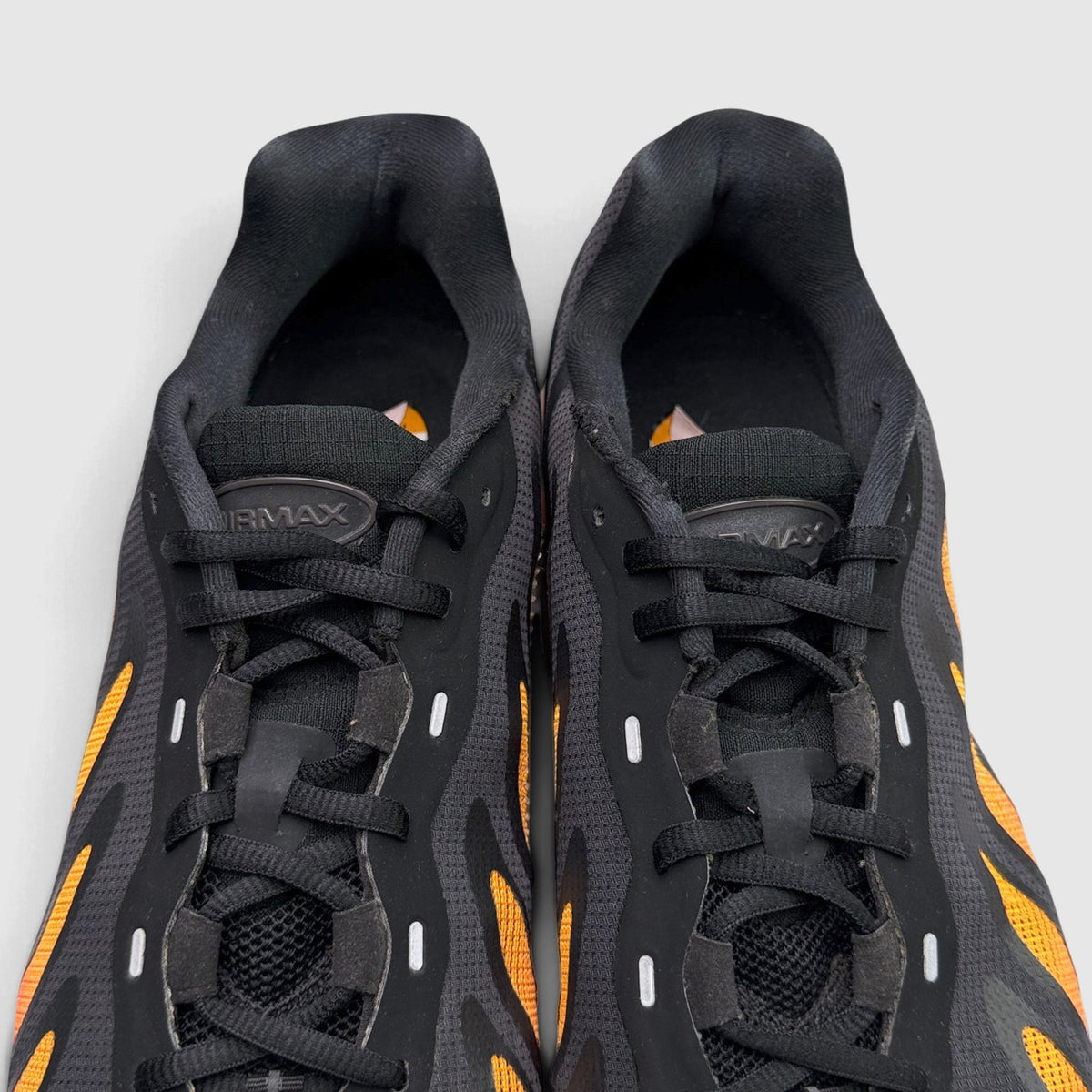 Nike Air Max Dn8 Laser Orange, buty sportowe męskie w bardzo dobrym stanie rozmiar 44, widok z góry