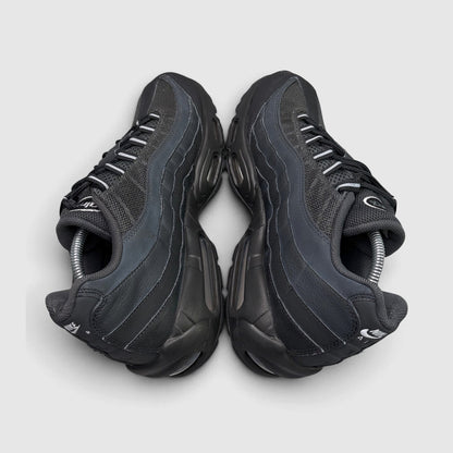 Nike Air Max 95, buty sportowe męskie w bardzo dobrym stanie rozmiar 45, widok z góry