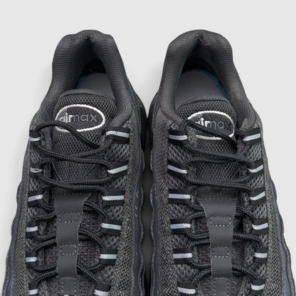 Nike Air Max 95, buty sportowe męskie w bardzo dobrym stanie rozmiar 45, detal