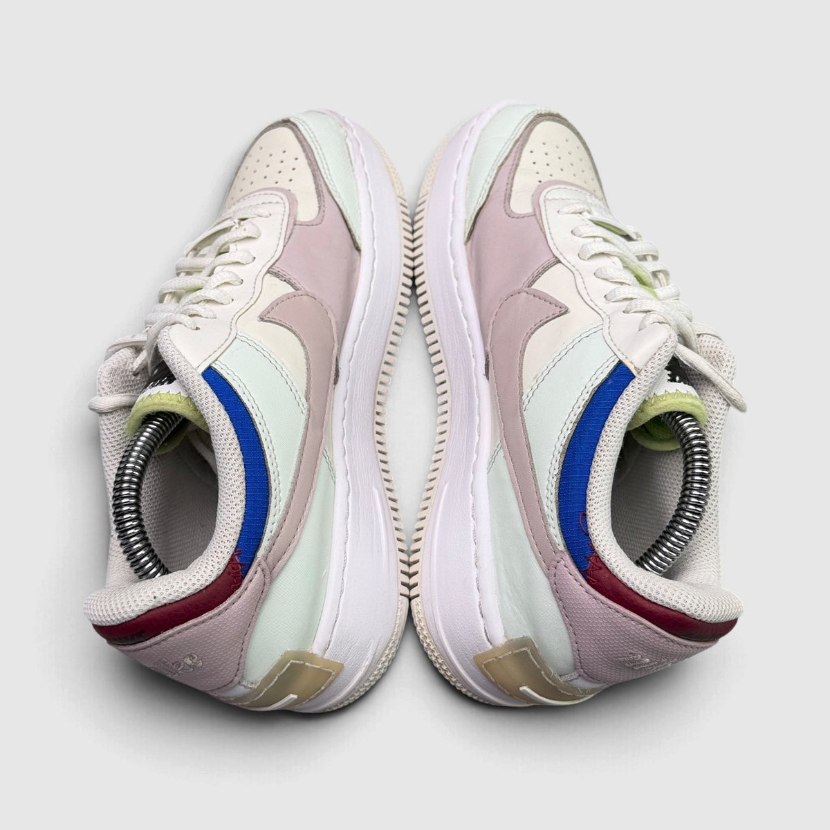 Nike Air Force 1 Shadow SE Pixel Swoosh, buty sportowe damskie w bardzo dobrym stanie rozmiar 38.5, widok z góry