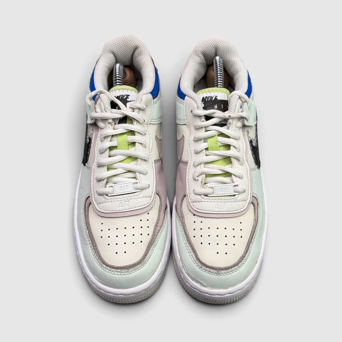 Nike Air Force 1 Shadow SE Pixel Swoosh, buty sportowe damskie w bardzo dobrym stanie rozmiar 38.5, widok z przodu