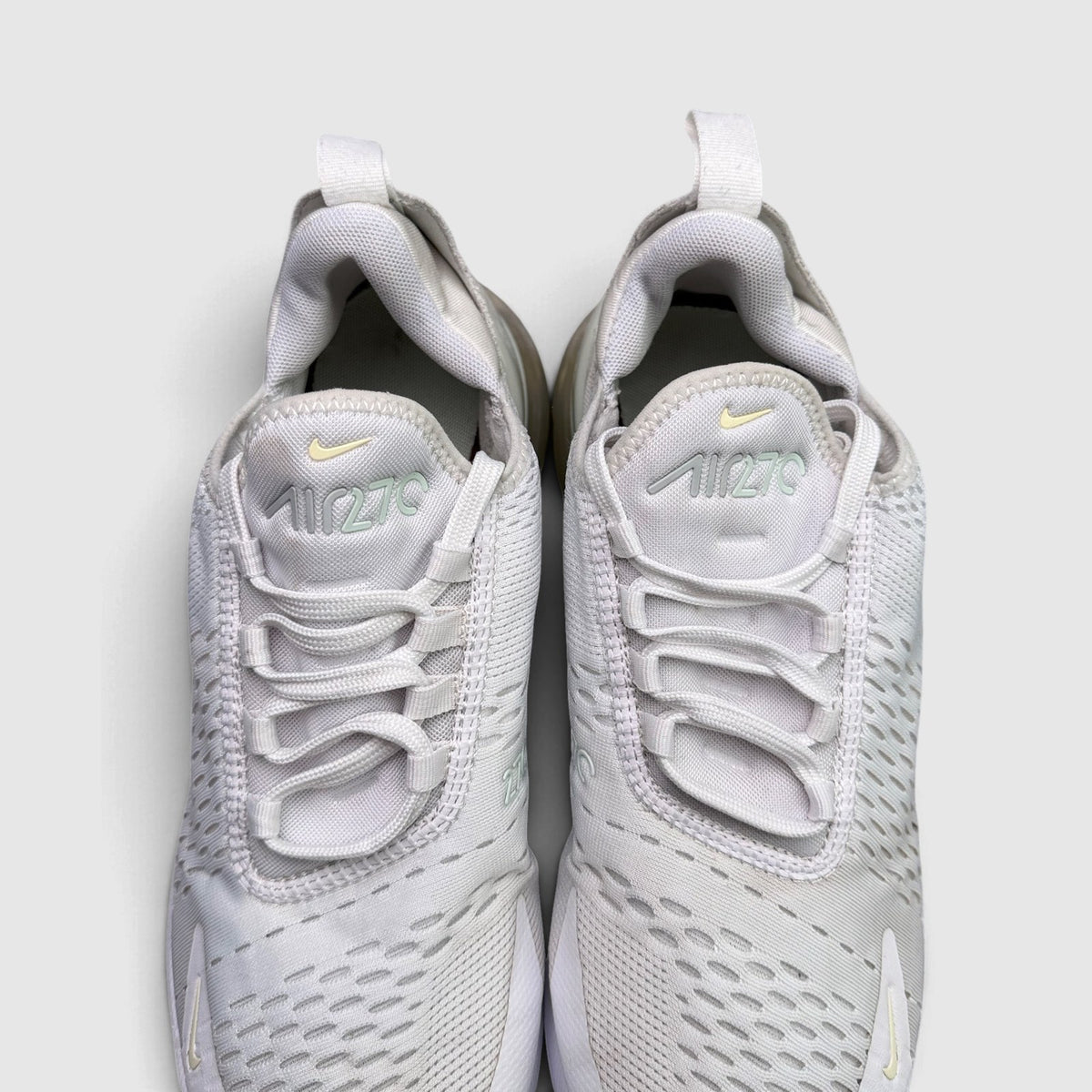 Nike Air Max 270 White Cashmere, buty sportowe męskie w bardzo dobrym stanie rozmiar 41, widok z góry