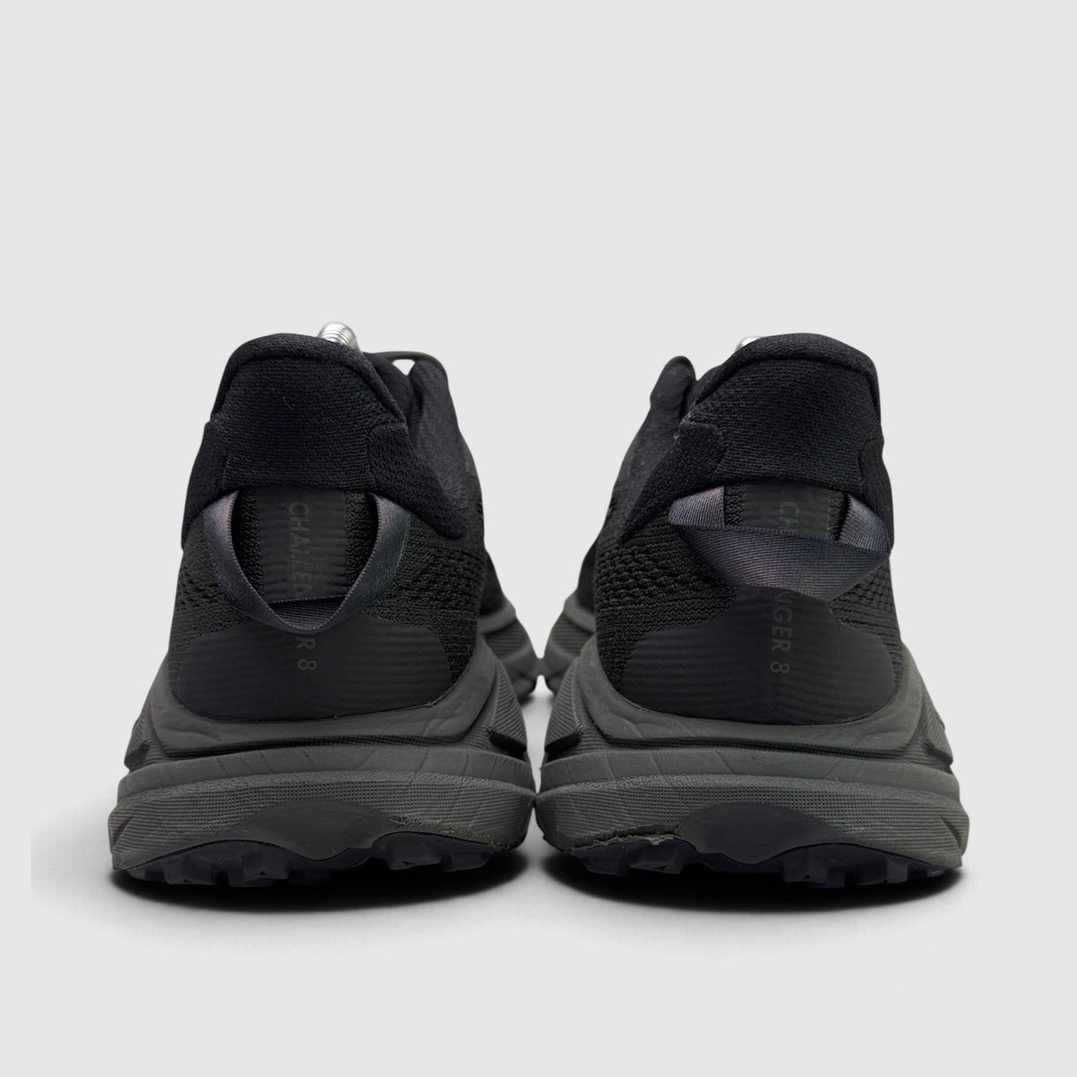 Hoka Challenger 8, buty sportowe męskie w bardzo dobrym stanie rozmiar 41 1/3, widok z tyłu