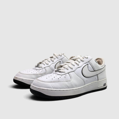 Nike Air Force 1 '07 Low White/Black, buty sportowe męskie w bardzo dobrym stanie rozmiar 44.5, para butów