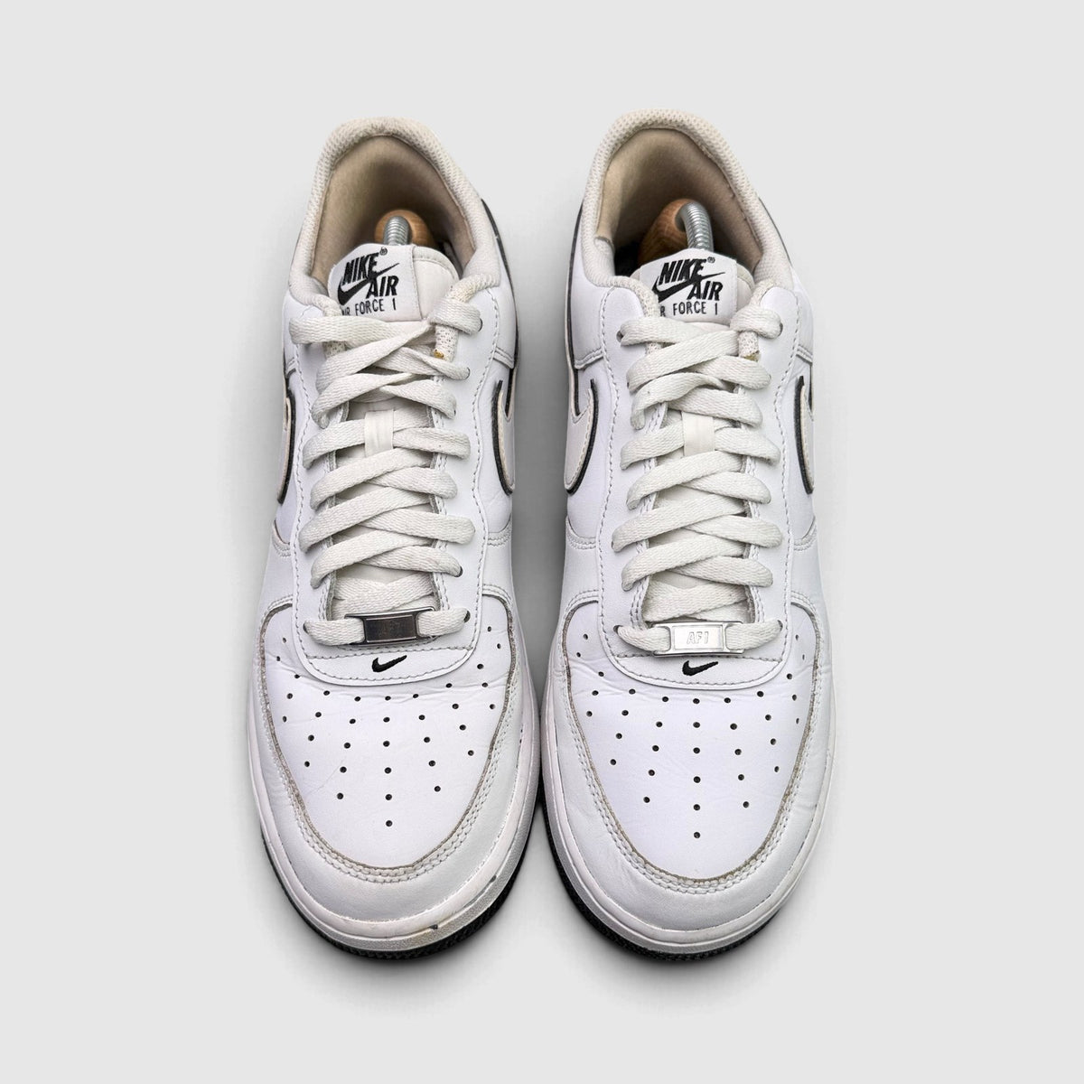 Nike Air Force 1 '07 Low White/Black, buty sportowe męskie w bardzo dobrym stanie rozmiar 44.5, widok z góry