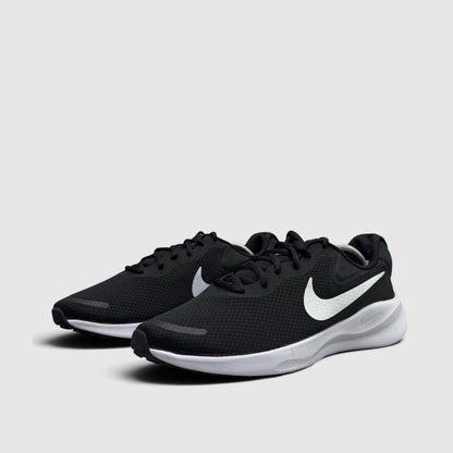 Nike Revolution 7 Black White, buty sportowe męskie w bardzo dobrym stanie rozmiar 45, para butów