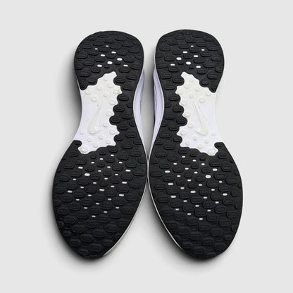 Nike Revolution 7 Black White, buty sportowe męskie w bardzo dobrym stanie rozmiar 45, podeszwa