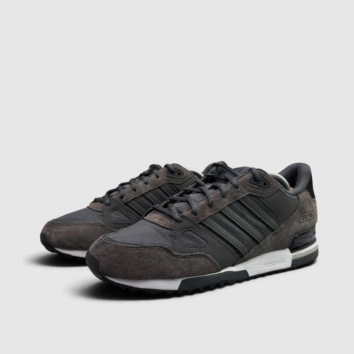 Adidas ZX 750, buty sportowe męskie w bardzo dobrym stanie rozmiar 44, para butów