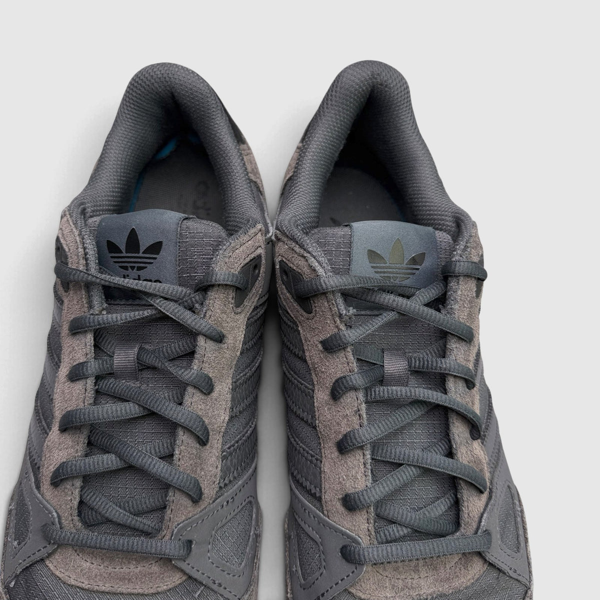 Adidas ZX 750, buty sportowe męskie w bardzo dobrym stanie rozmiar 44, detal