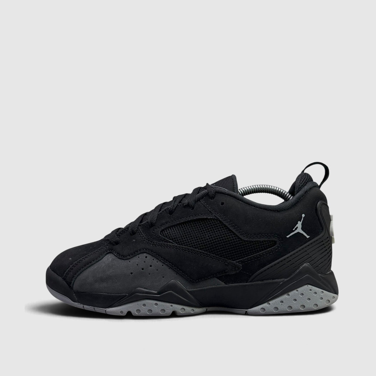 Nike Air Jordan MVP 92 Black Anthracite, buty sportowe męskie w bardzo dobrym stanie rozmiar 42, boczny profil, lewa strona