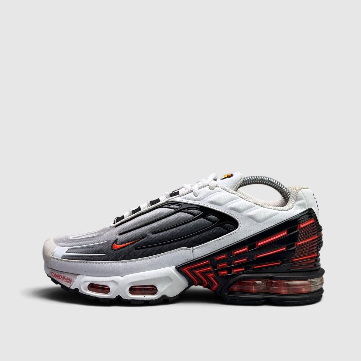 Nike Air Max Plus 3 Gunsmoke, buty sportowe męskie w bardzo dobrym stanie rozmiar 42, boczny profil, lewa strona