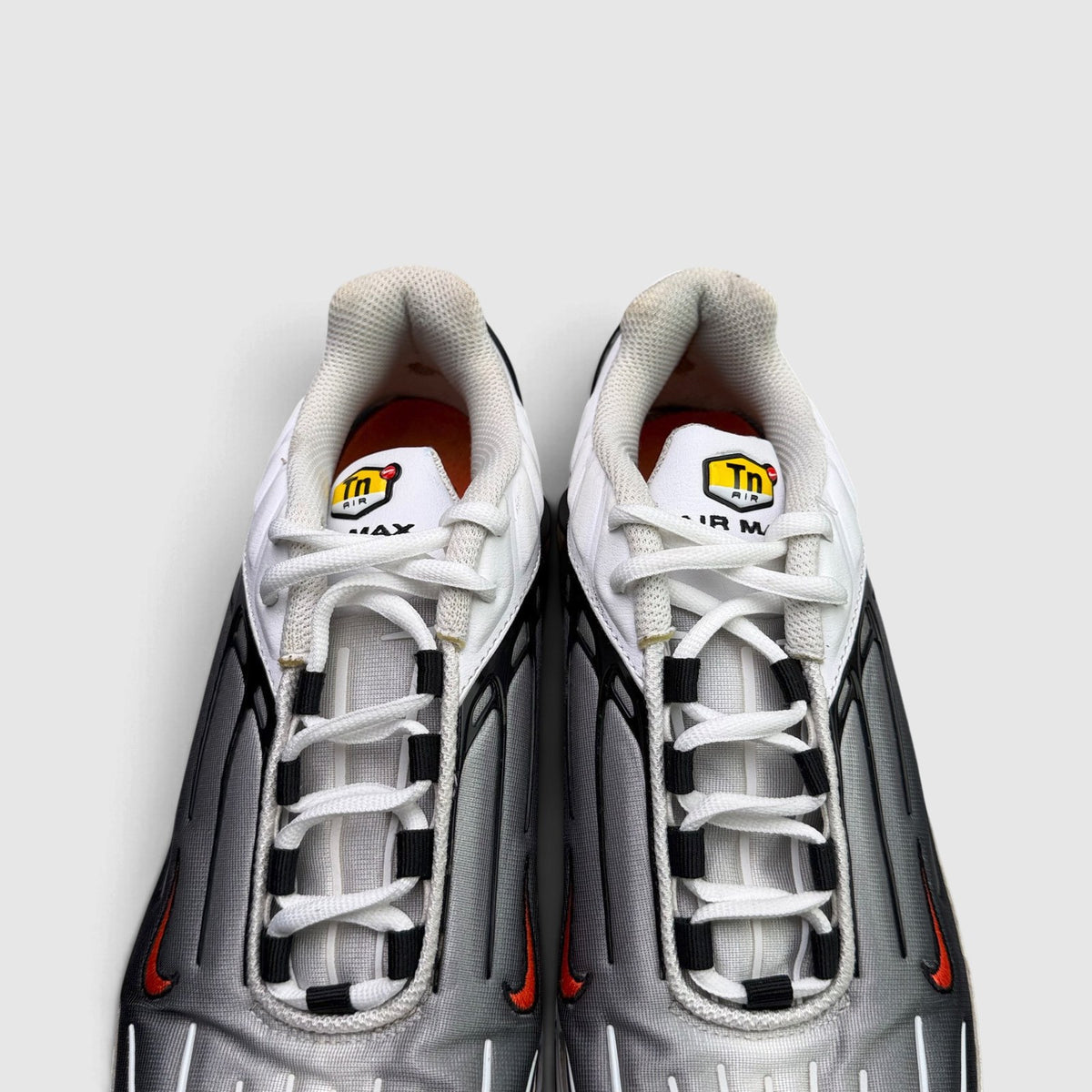 Nike Air Max Plus 3 Gunsmoke, buty sportowe męskie w bardzo dobrym stanie rozmiar 42, język buta