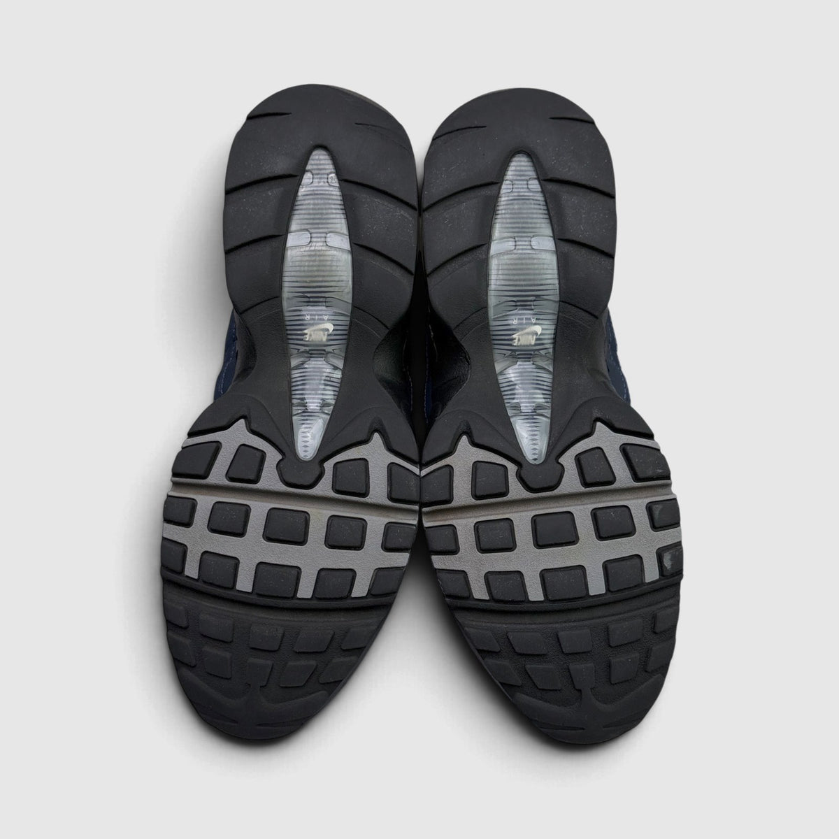 Nike Air Max 95 Obsidian, buty sportowe męskie w bardzo dobrym stanie rozmiar 41, podeszwa